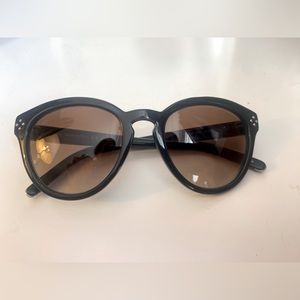 Chloe sunglasses, made in Italy , with case !
